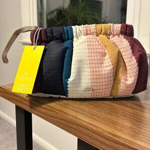 Vince Camino Harlo Pouch NWT